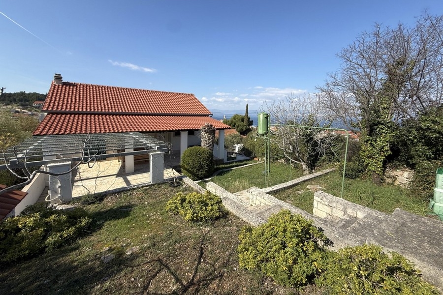 Haus mit Garten und Meerblick auf der Insel Brac