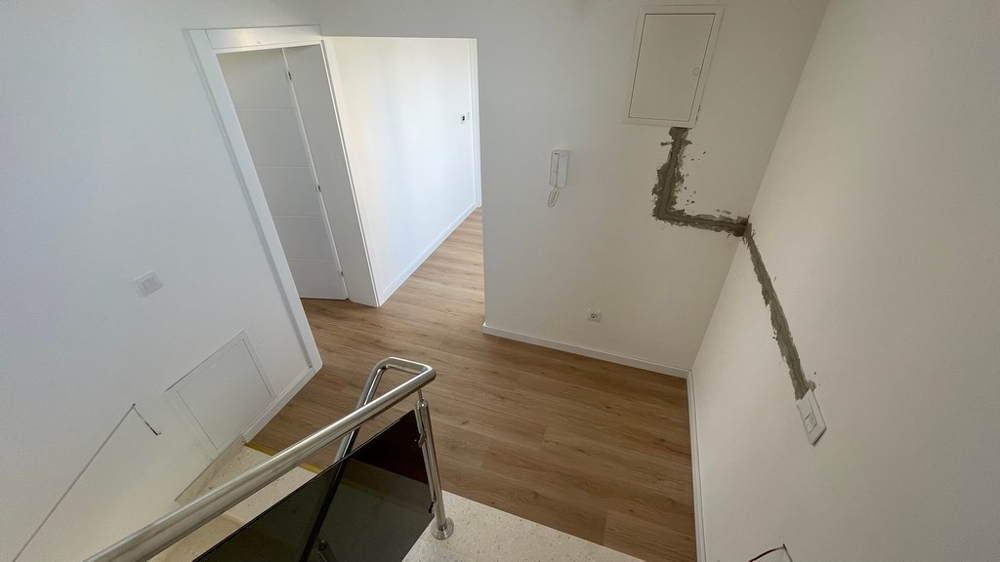 Innentreppe mit Glasgeländer
