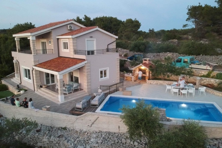 Villa mit Pool und Terrasse auf Solta
