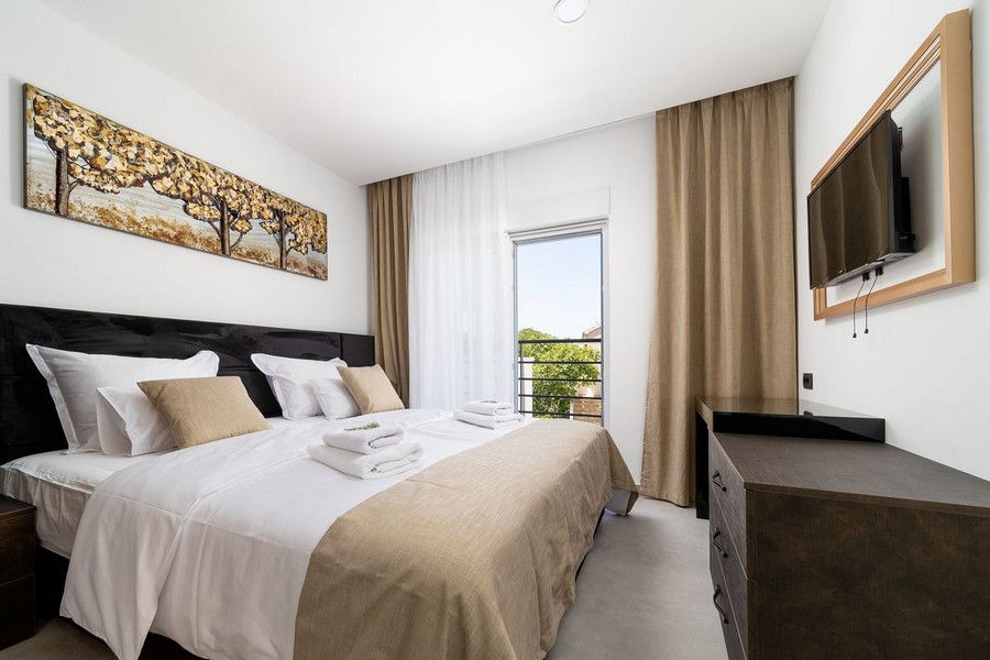 Schlafzimmer der Villa mit Meerblick