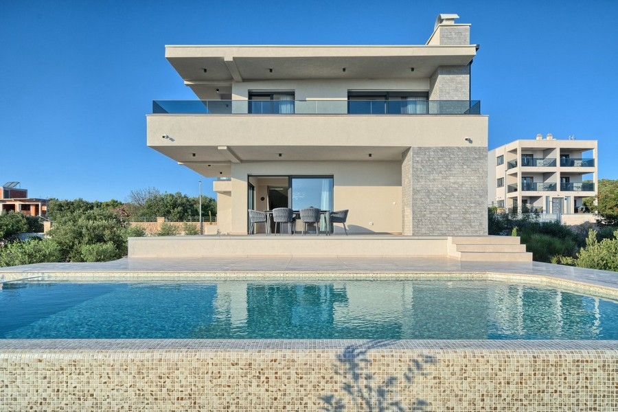 Moderne Luxusvilla mit Pool in Primosten