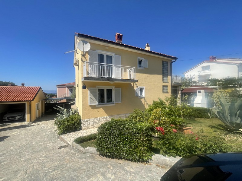Freistehendes Haus mit Garten in Malinska