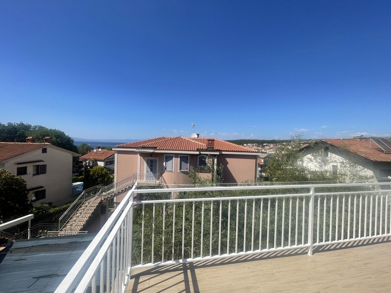 Blick von der Terrasse über Malinska