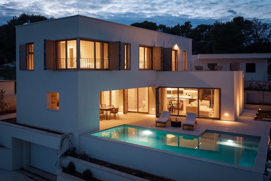 Moderne Villa mit Pool auf Brac in Kroatien