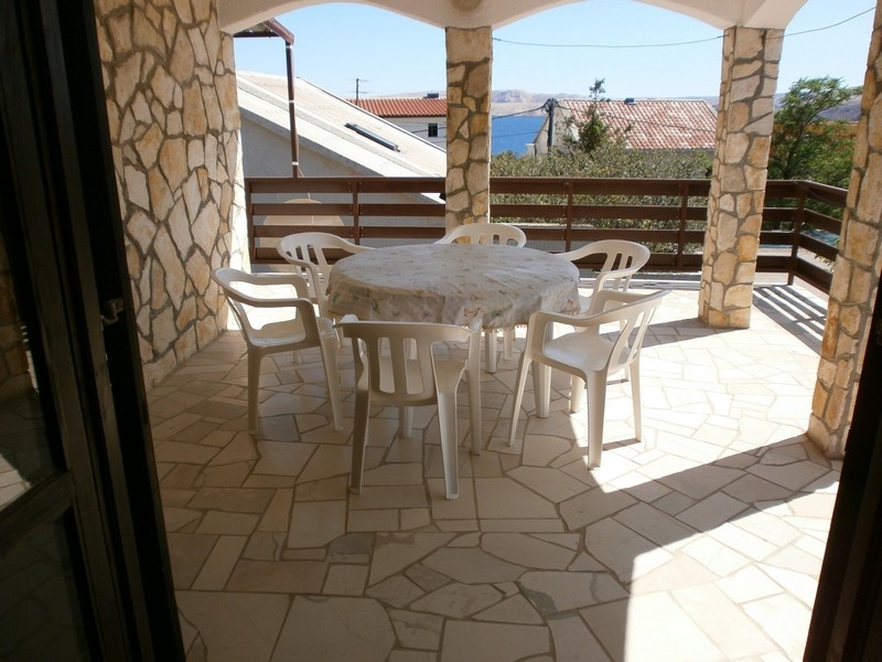 Sonnenterrasse mit Sitzgruppe und Meerblick