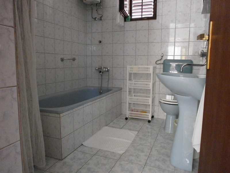 Badezimmer mit Badewanne