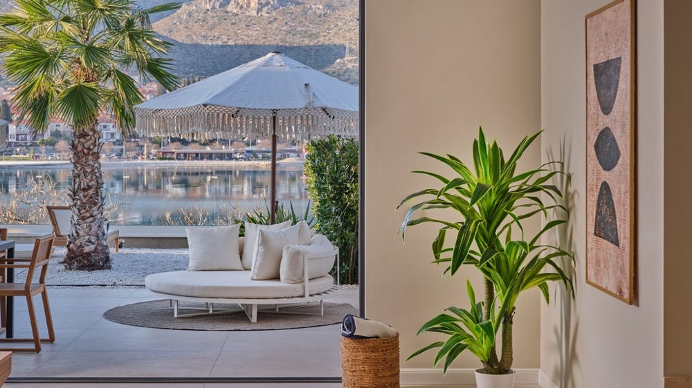 Blick auf die Terrasse mit Meerblick