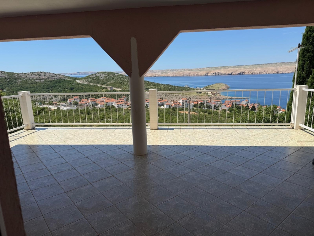Überdachte Terrasse mit Meerblick
