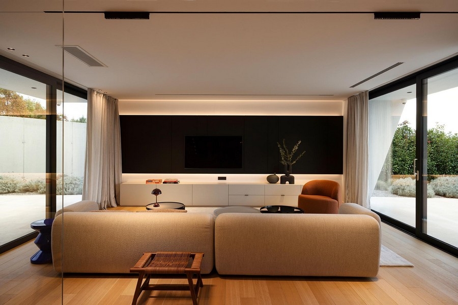 Wohnbereich mit TV-Wand