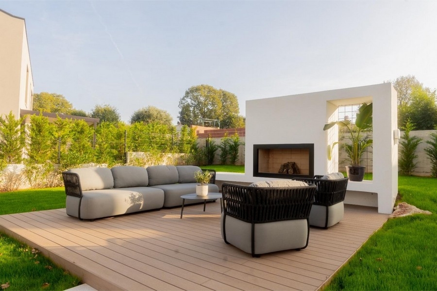 Loungebereich mit Außenkamin