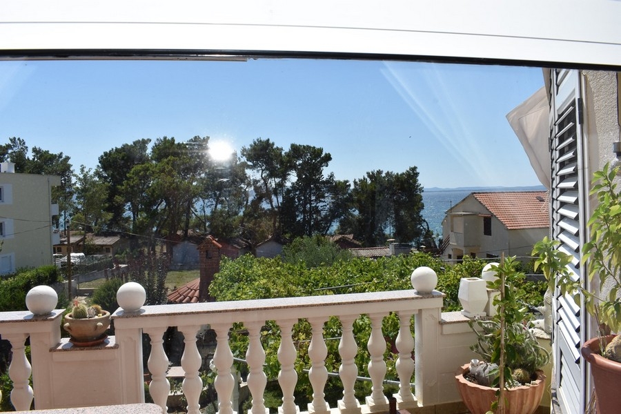 Balkon mit Meerblick in Zadar Diklo