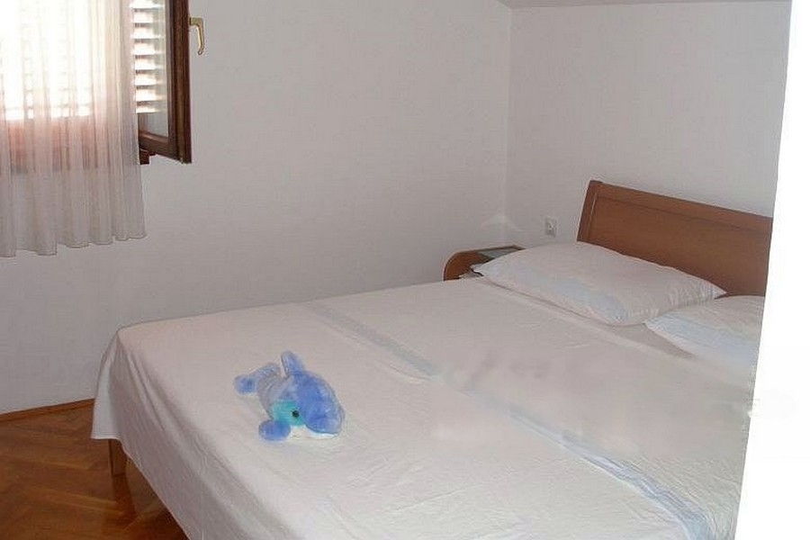 Schlafzimmer mit Doppelbett