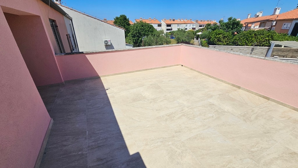 Große Terrasse mit Blick über die Umgebung