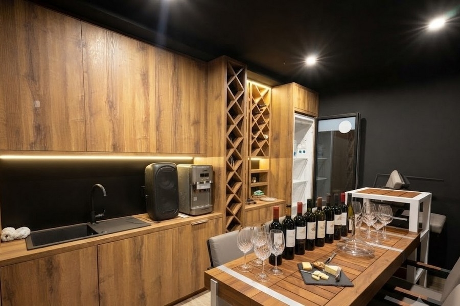 Weinkeller mit Weinregal
