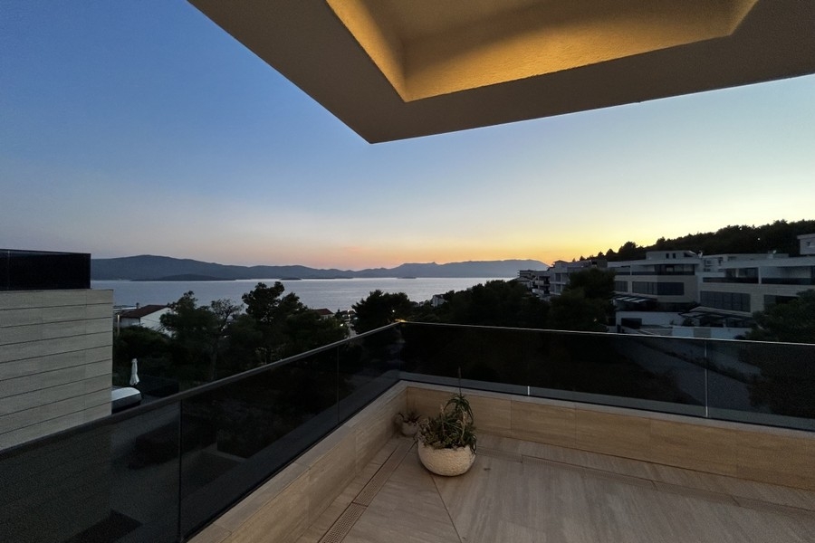 Ausblick auf das Meer bei Sonnenuntergang