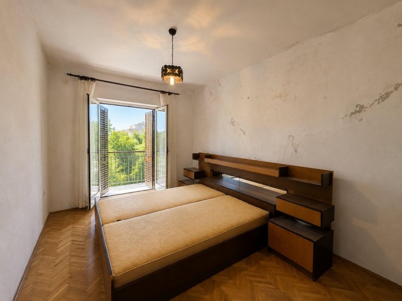 Schlafzimmer mit Doppelbett