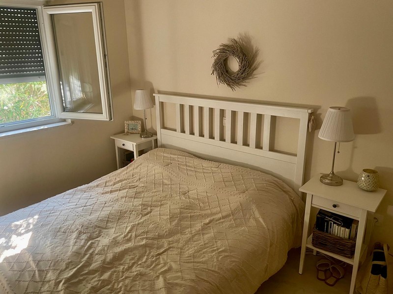 Schlafzimmer mit Doppelbett