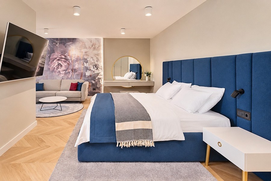 Schlafzimmer mit Doppelbett
