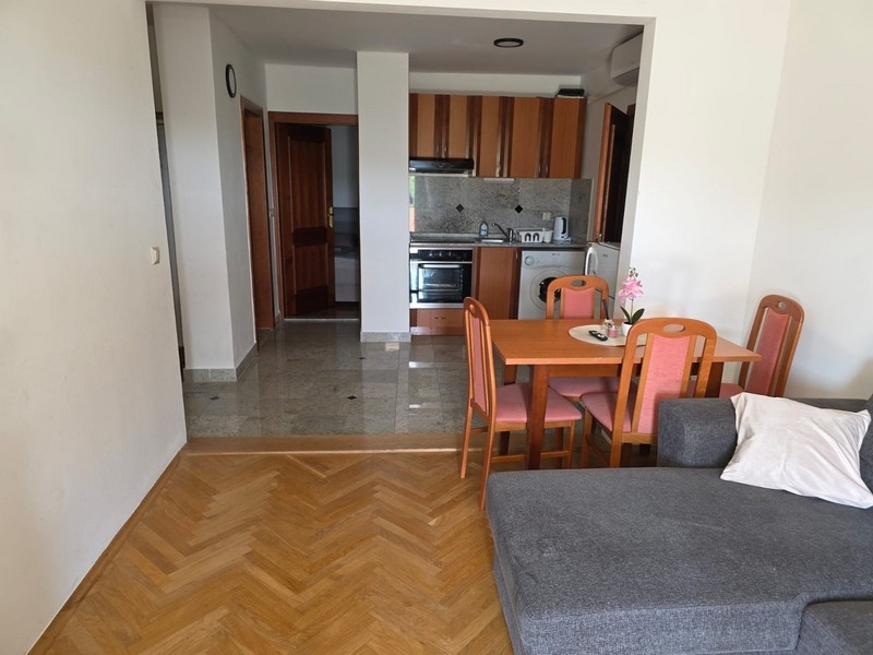 Offener Wohnbereich mit Küche im Haus in Kroatien