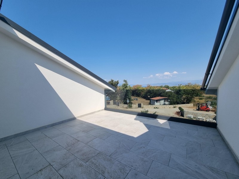 Überdachte Terrasse mit Meerblick