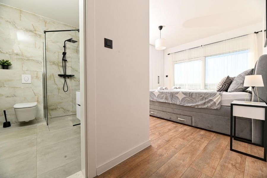Badezimmer mit Dusche