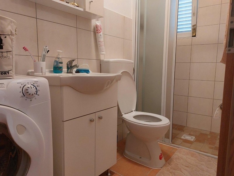 Badezimmer mit Dusche