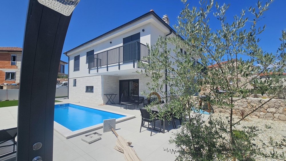 Doppelhaushälfte mit Swimmingpool in Malinska kaufen - H4077