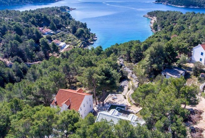 Haus mit Meerblick in einer ruhigen Bucht auf der Insel Brac