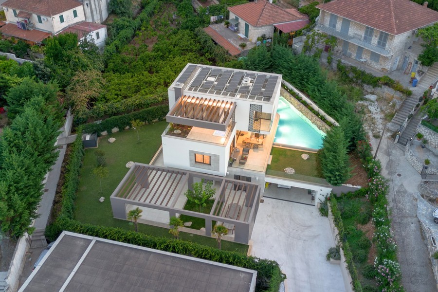 Villa mit beheiztem Infinity-Pool von oben - H4083