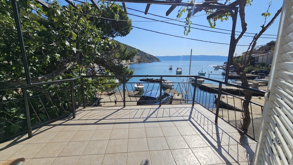 Terrasse mit Blick auf das Meer