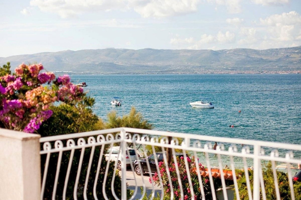 Haus auf Ciovo: Terrasse mit Blick auf das Meer