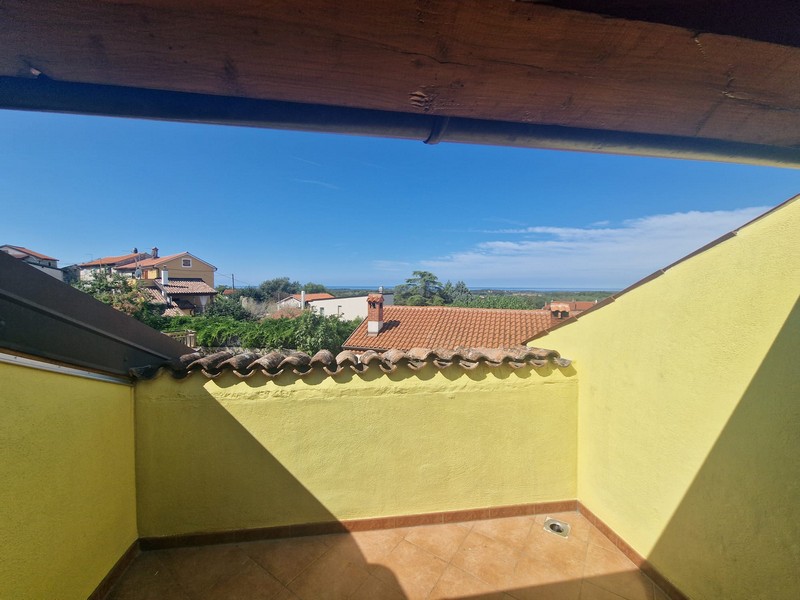 Dachterrasse mit Blick über die Dächer von Brtonigla