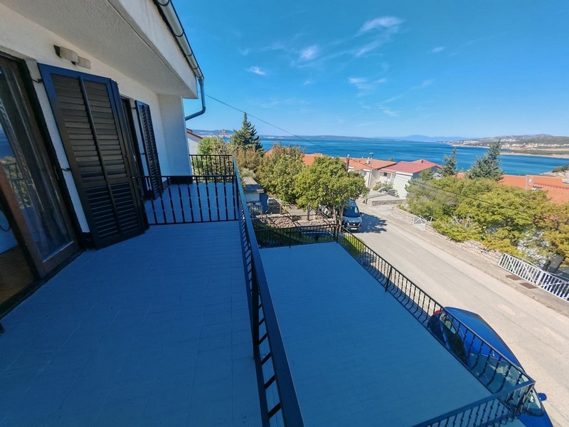 Große Terrasse mit Blick auf das Meer, Haus Klenovica H4091