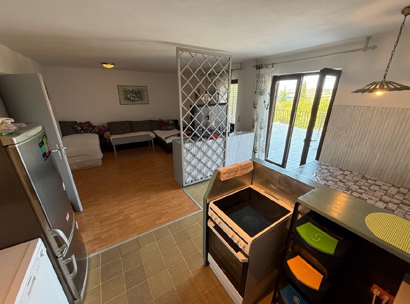 Küche mit Blick zum Wohnraum, Haus kaufen Klenovica H4091