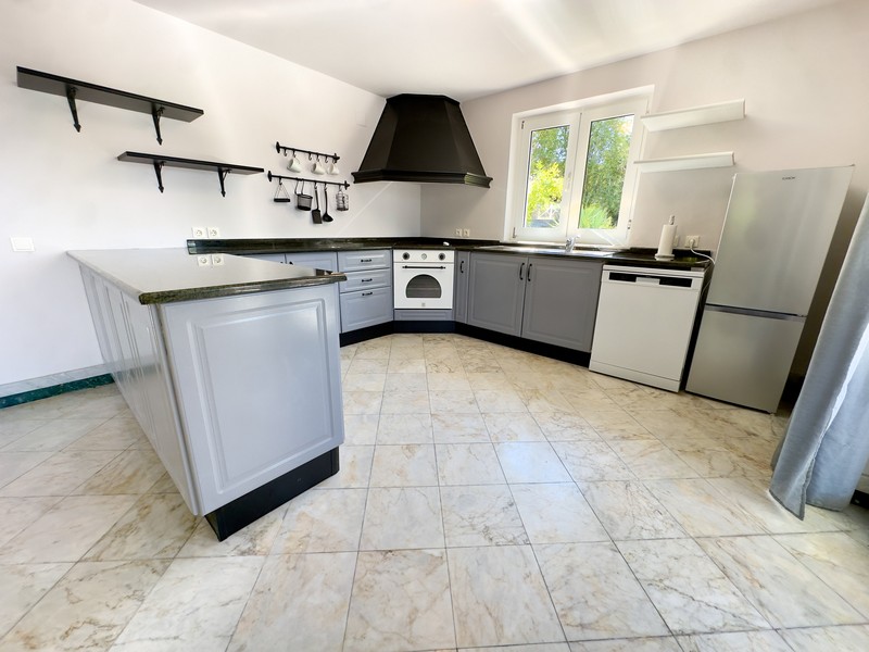 Küche im Erdgeschoss der Villa in Dobrinj
