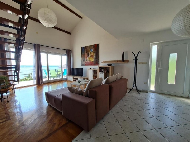 Wohnbereich in einem der Apartments in Crikvenica