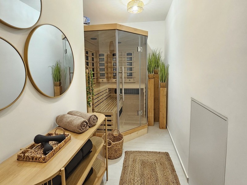 Wellnessraum mit Sauna im Untergeschoss der Villa in Buje