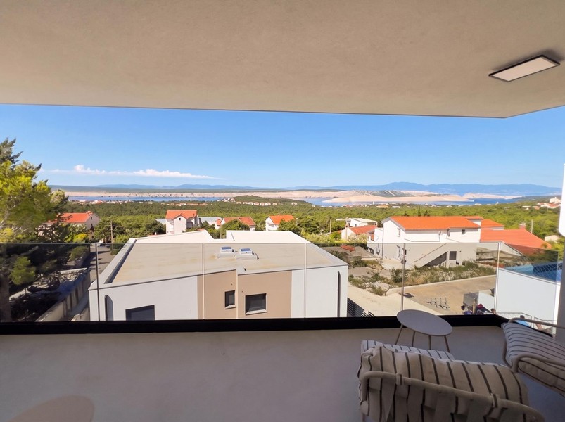 Loggia mit Blick über Jadranovo auf das Meer