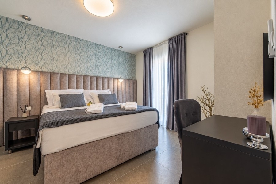 Schlafzimmer einer der beiden Villen in Rogoznica