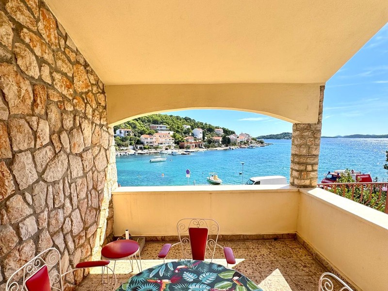 Haus am Meer kaufen in Tisno - Blick auf die Bucht.