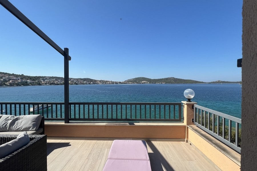 Immobilie H4103 am Meer in Kroatien - Rogoznica.