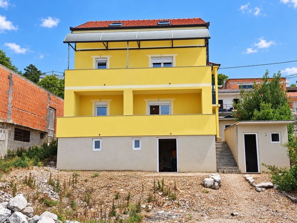 Haus kaufen in Kroatien - Haus mit zwei Wohnungen und Meerblick in Crikvenica
