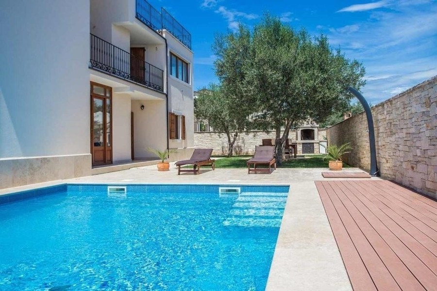 Haus kaufen in Kroatien - Luxushaus mit Pool in Novigrad