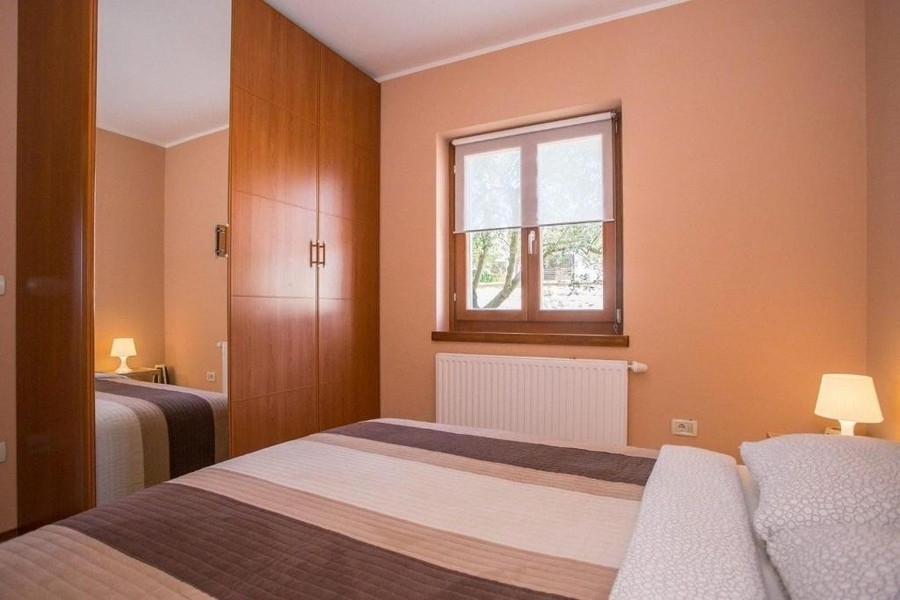 Schlafzimmer mit Einbauschrank