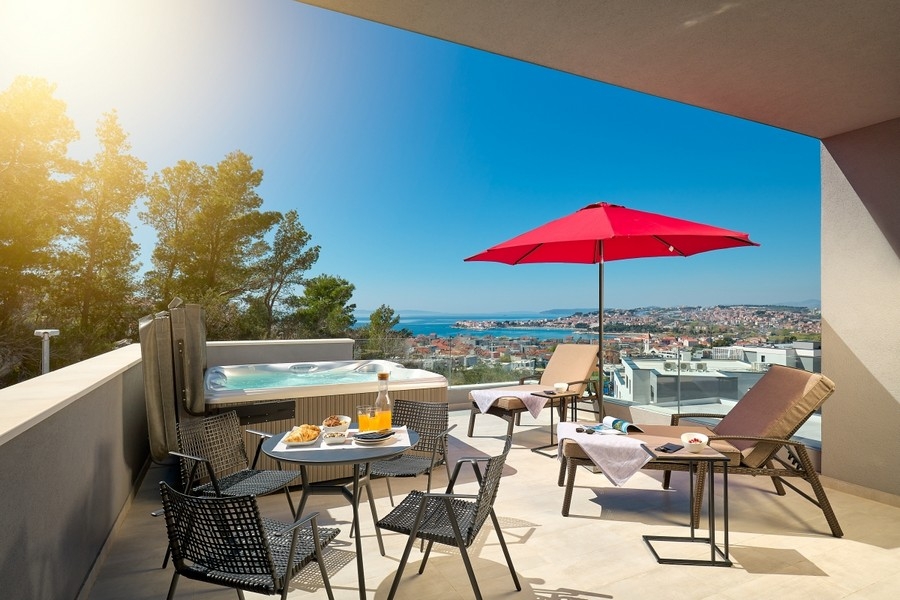 Villa mit Dachterrasse und Meerblick in Podstrana