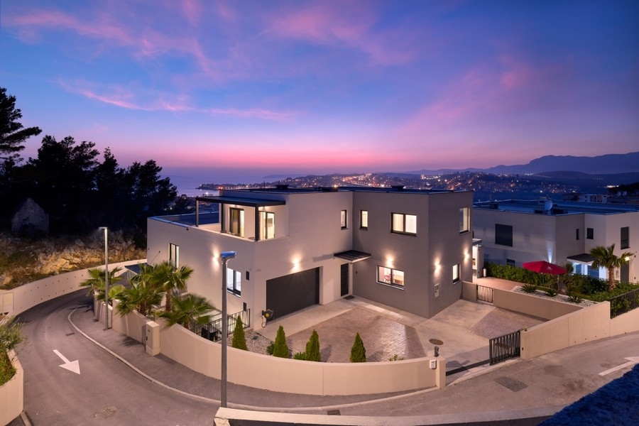 Moderne Villa mit Meerblick in Podstrana