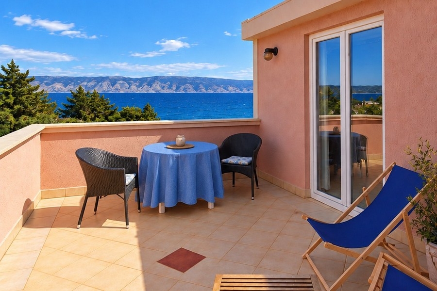 Haus mit Meerblick und drei Wohneinheiten in Jelsa, Insel Hvar