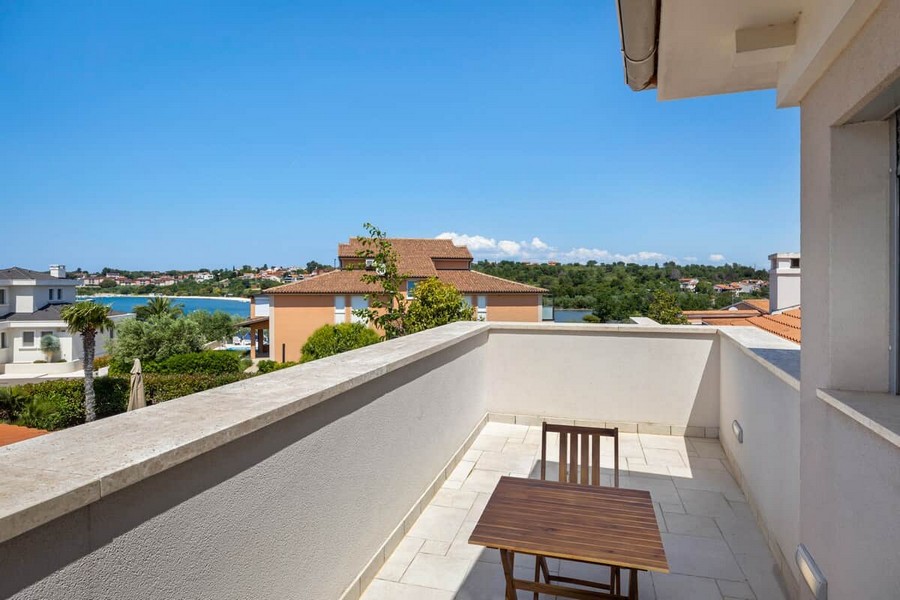 Balkon mit Blick auf das Meer