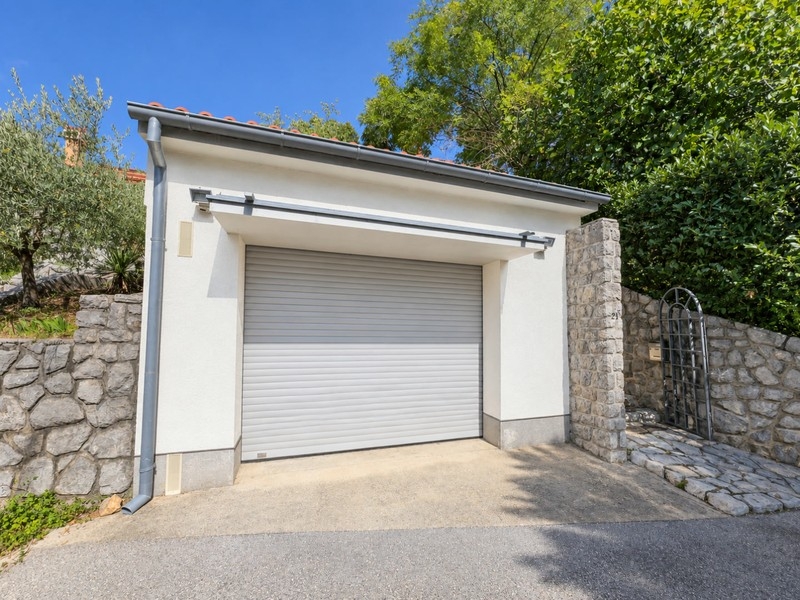 Garage mit Rolltor