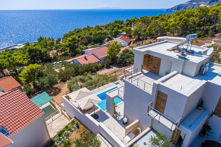 Neubauvilla mit Pool und Meerblick in Sveta Nedjelja, Insel Hvar